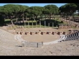 01644 ostia - regio ii - insula vii - teatro (ii,vii,2) - blick ri tempel der ceres - 2016.jpg